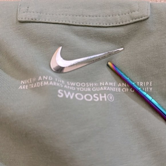 Nike Sportswear Women's Swoosh Cotton T Shirt, Relaxed Fit Cropped - Picture 6 of 6